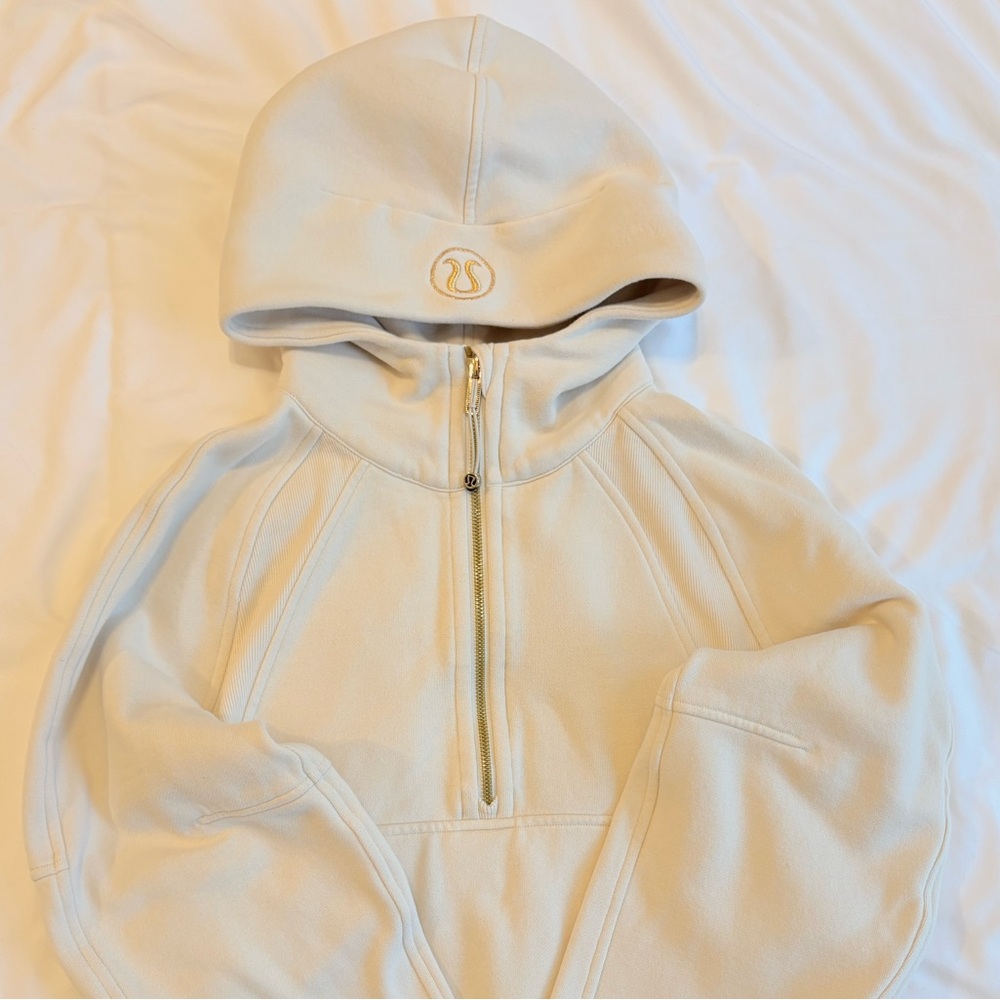 Lululemon Scuba Oversized Half-Zip Hoodie XS/S, cream with gold zipper
